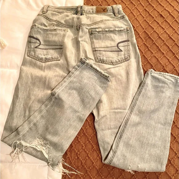 American Eagle Distressed High Waisted Mom Jean Women’s Size 00 - Picture 2 of 5